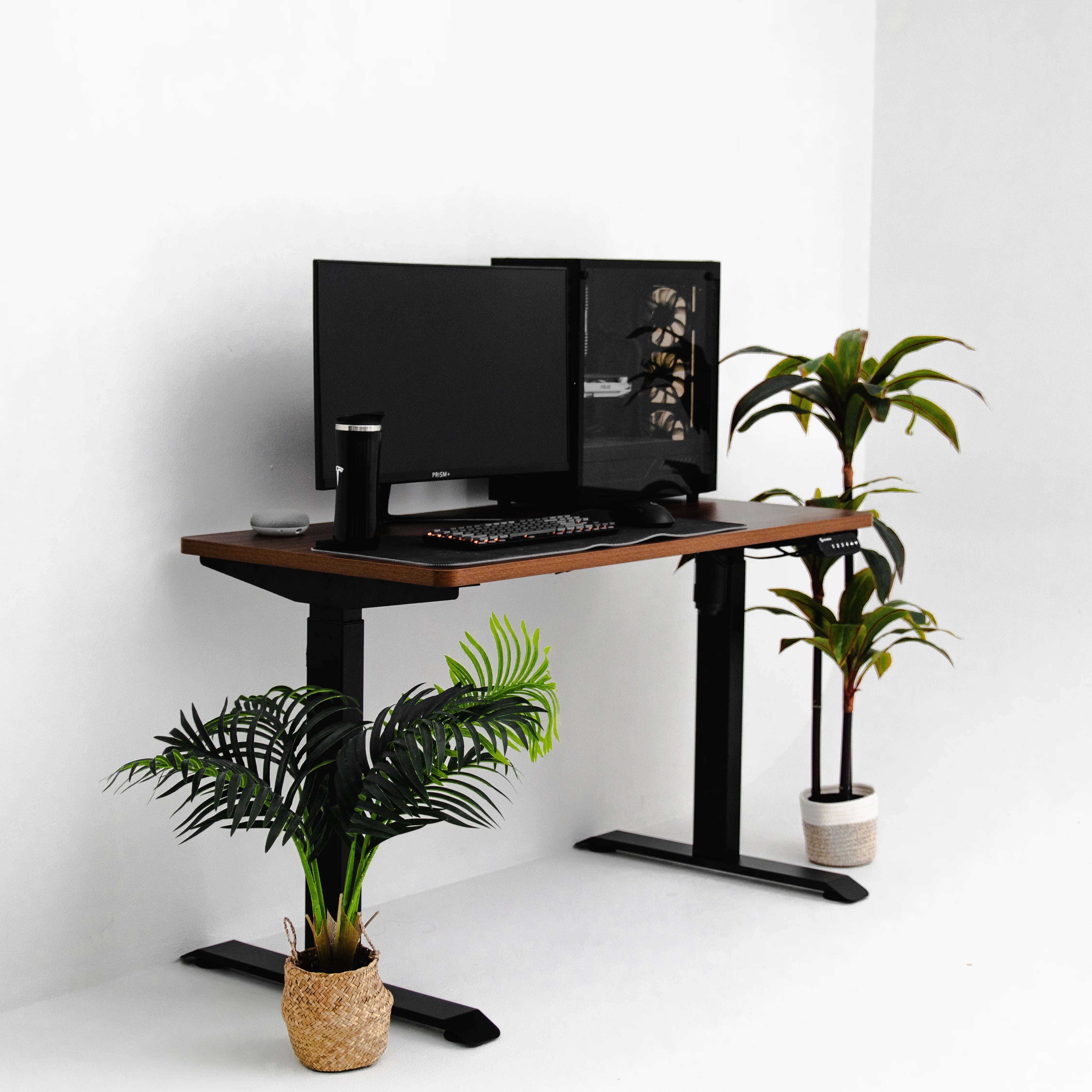 S Desk Classic Adjustable Table lifestyle